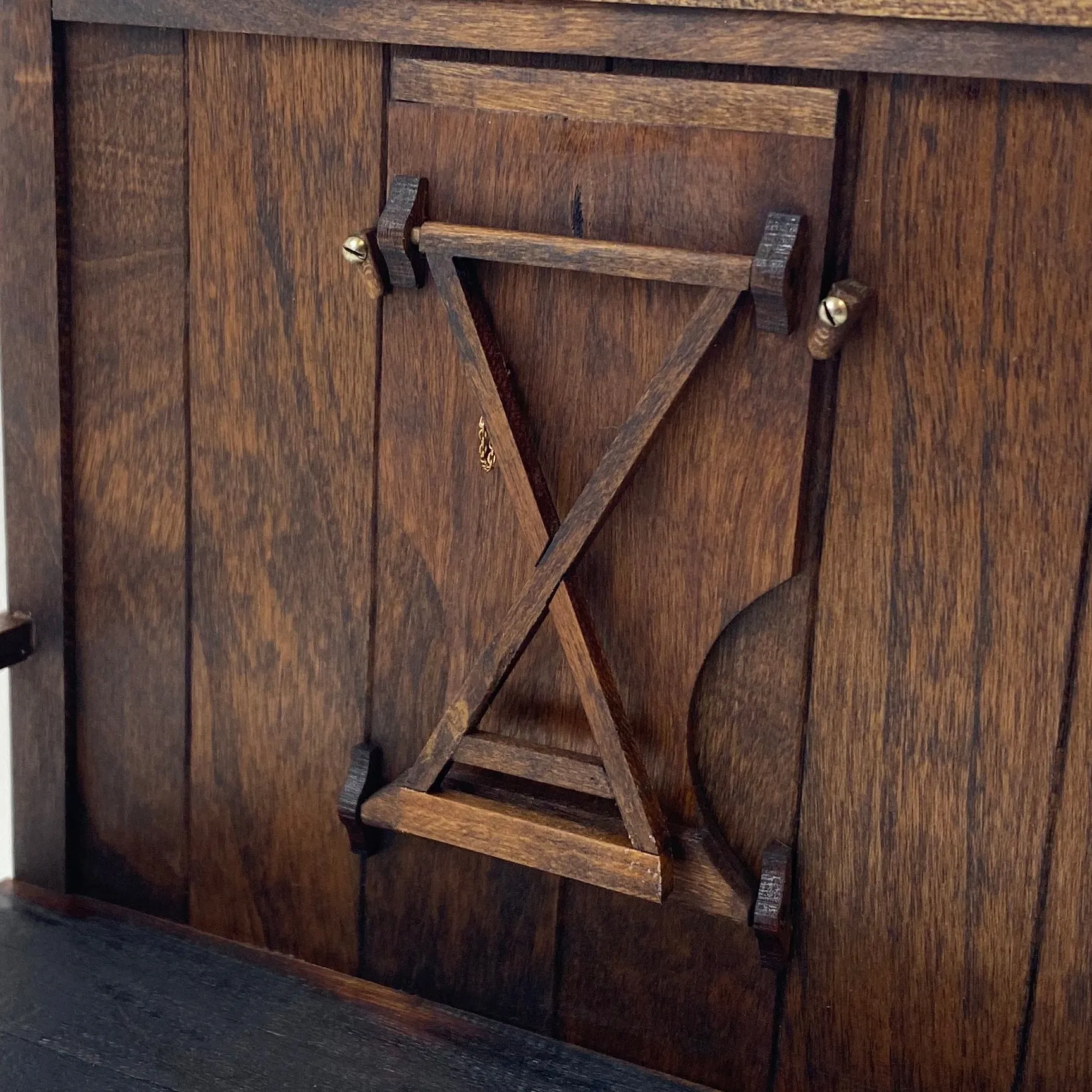 19th Century English Tavern Settle