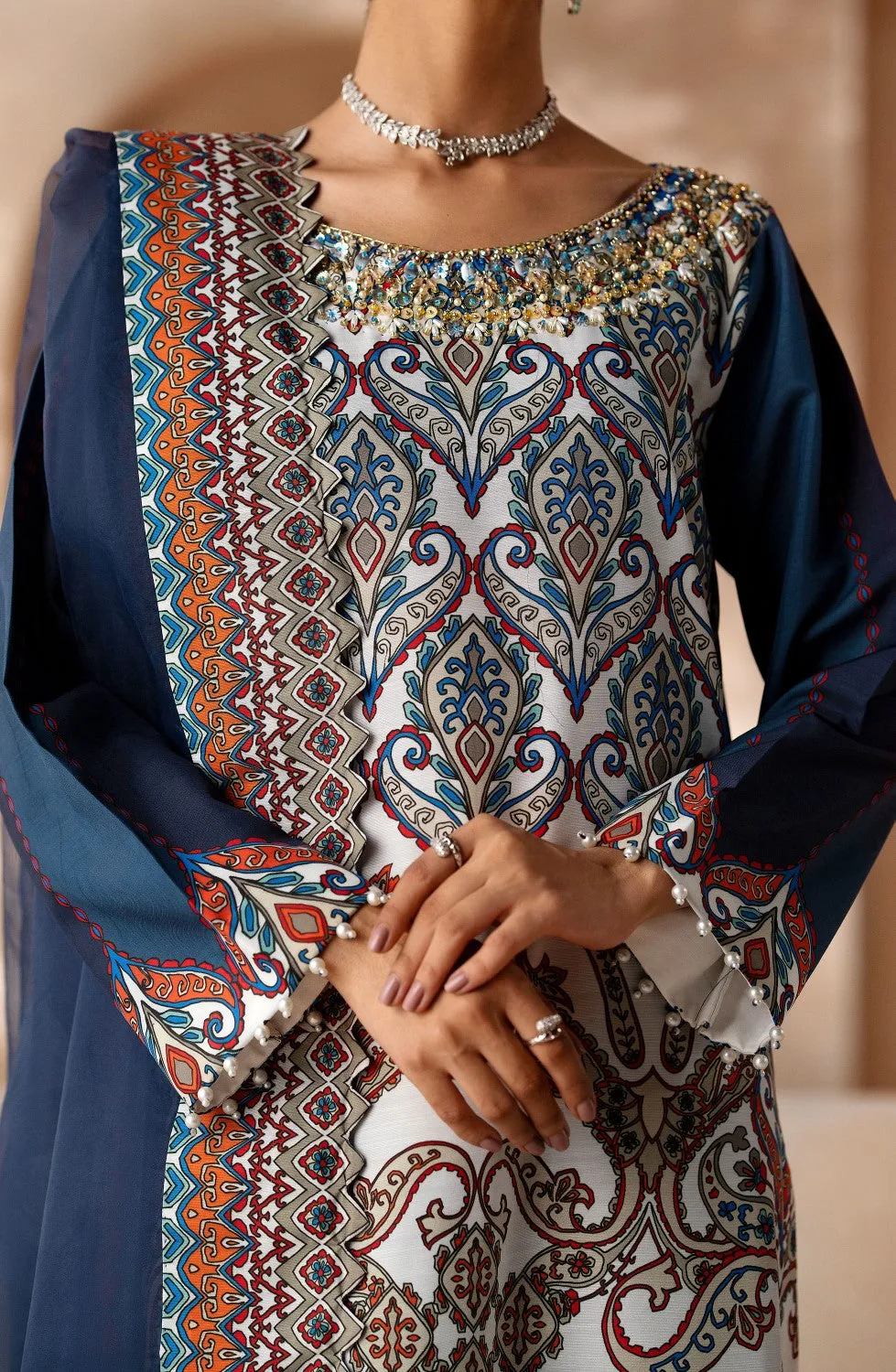 CHARVI - MS40098