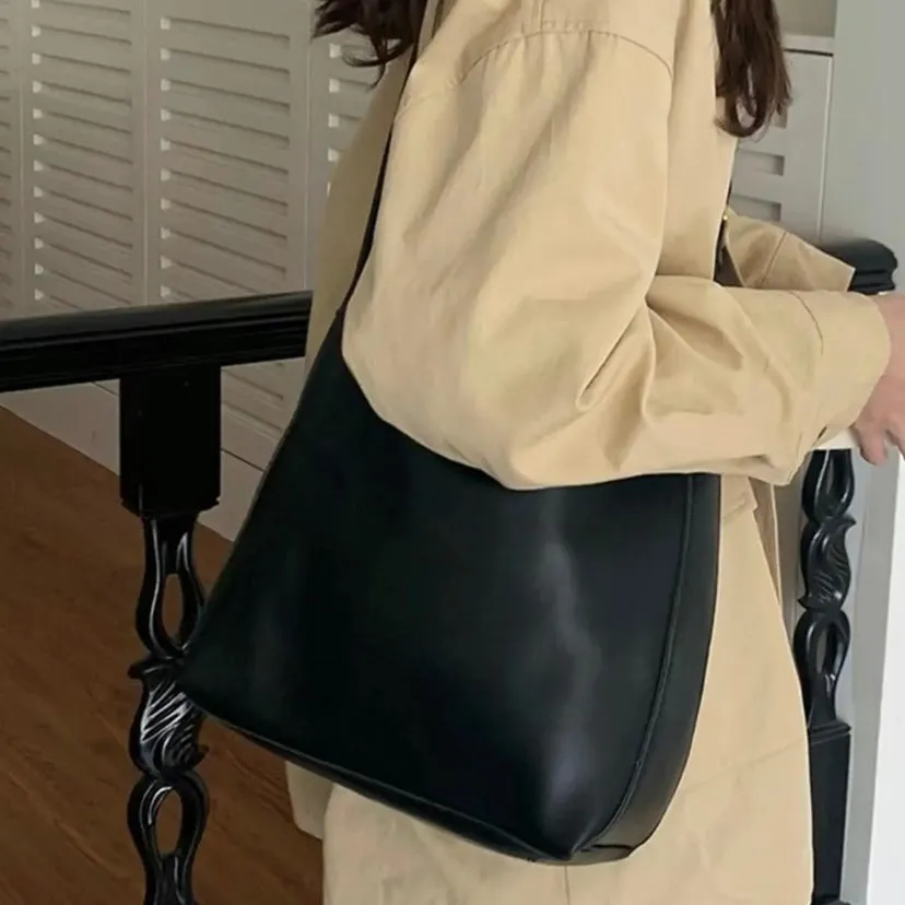 Jules | Classic Bag with Sophisticated Design