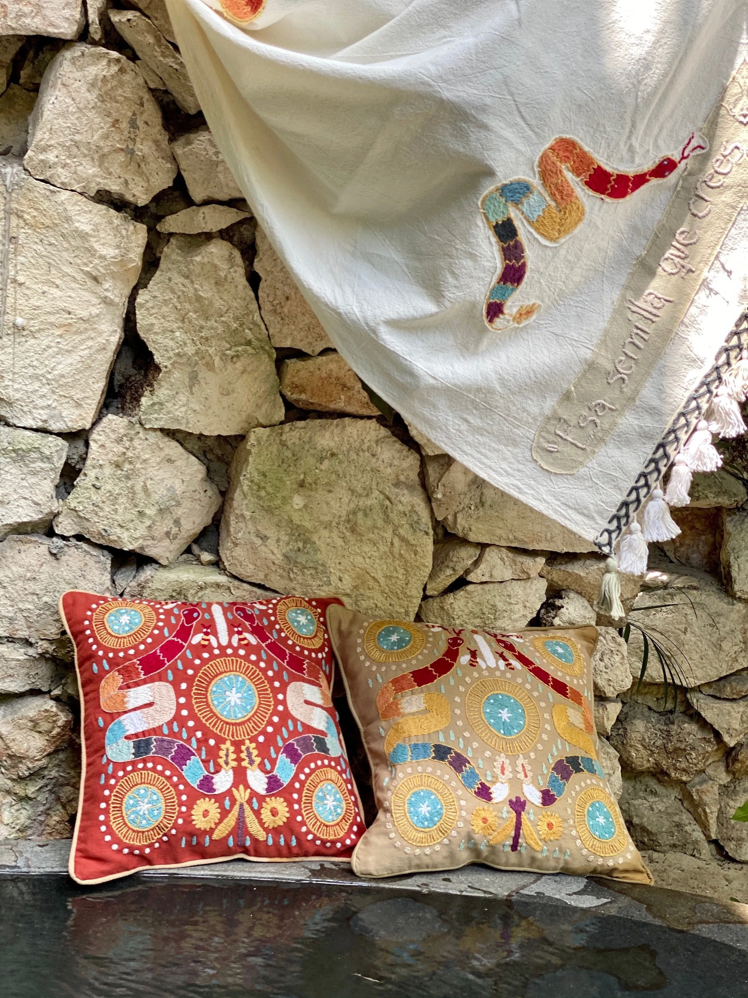 Manta Huichol Serpiente