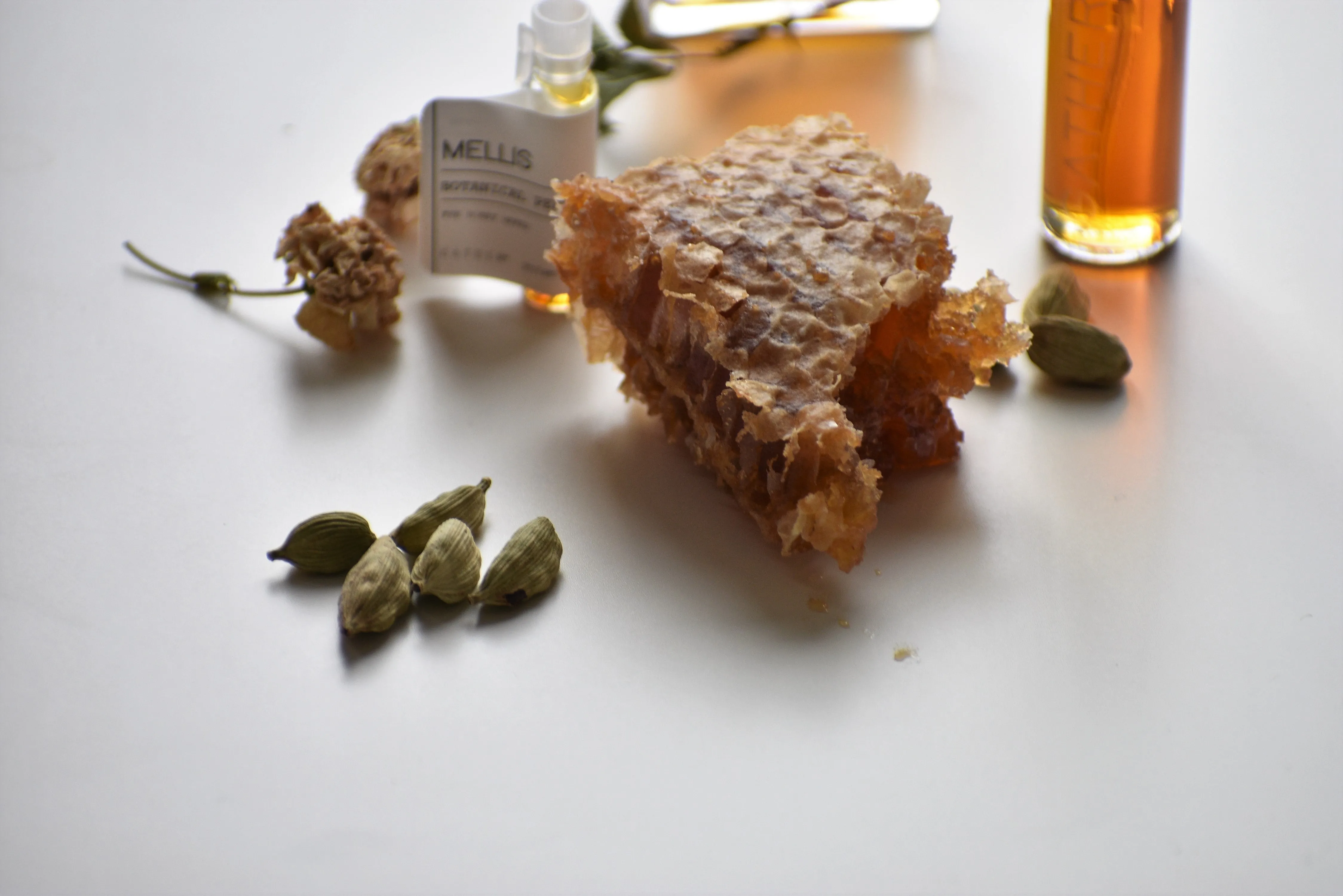MELLIS - Natural Botanical Perfume - The Honey Water