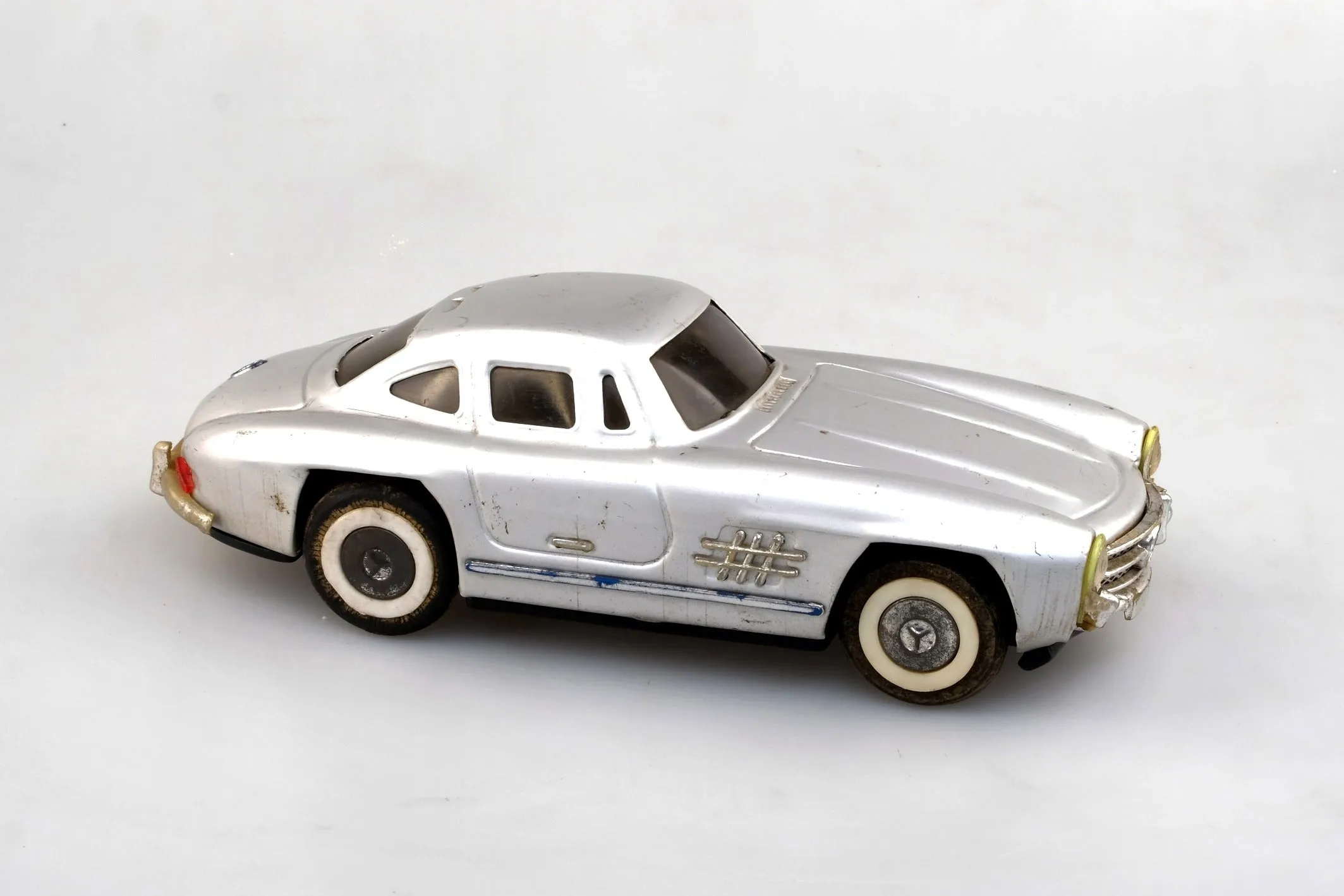 MERCEDES BENZ SPORTS CAR