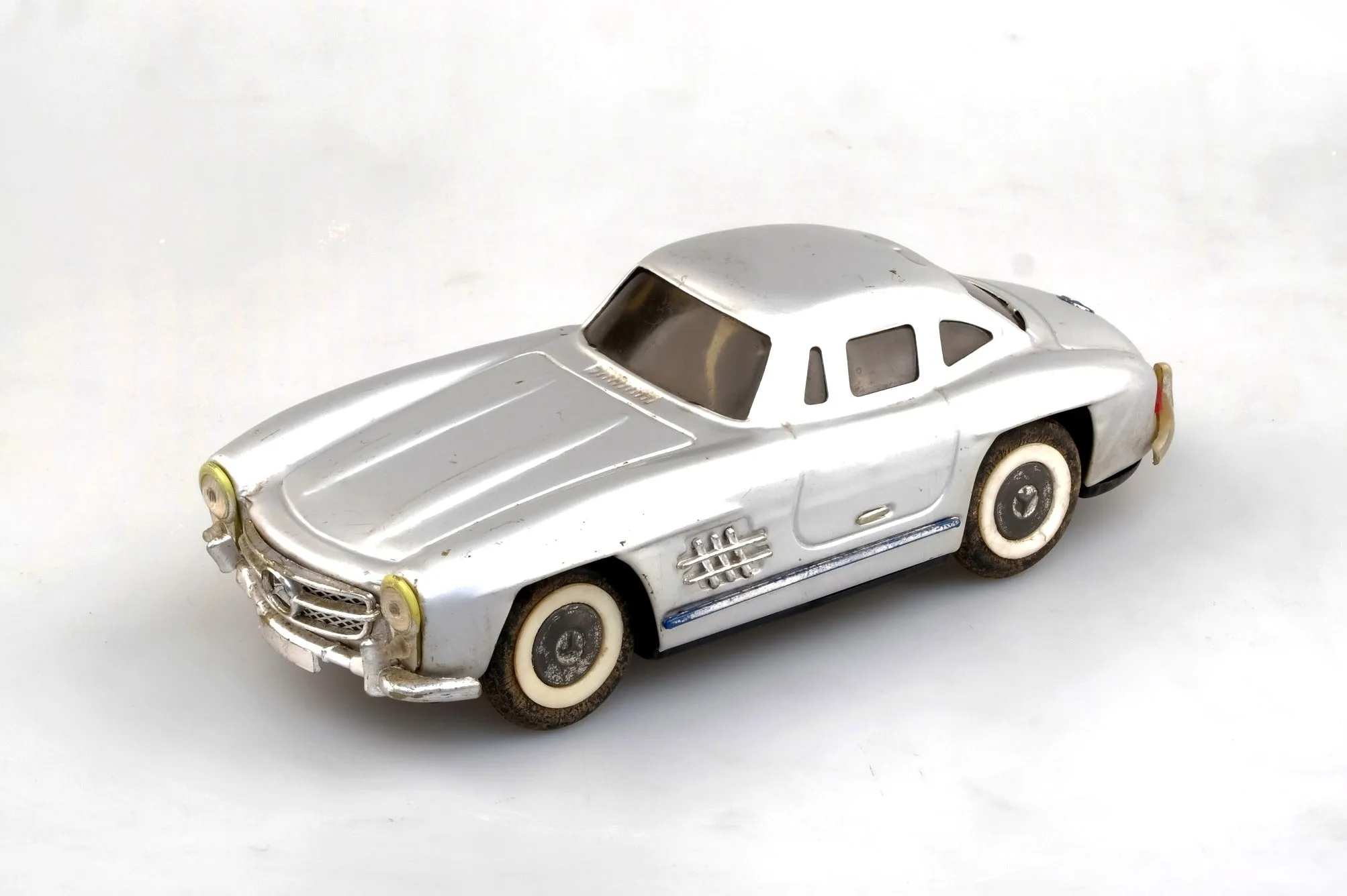 MERCEDES BENZ SPORTS CAR