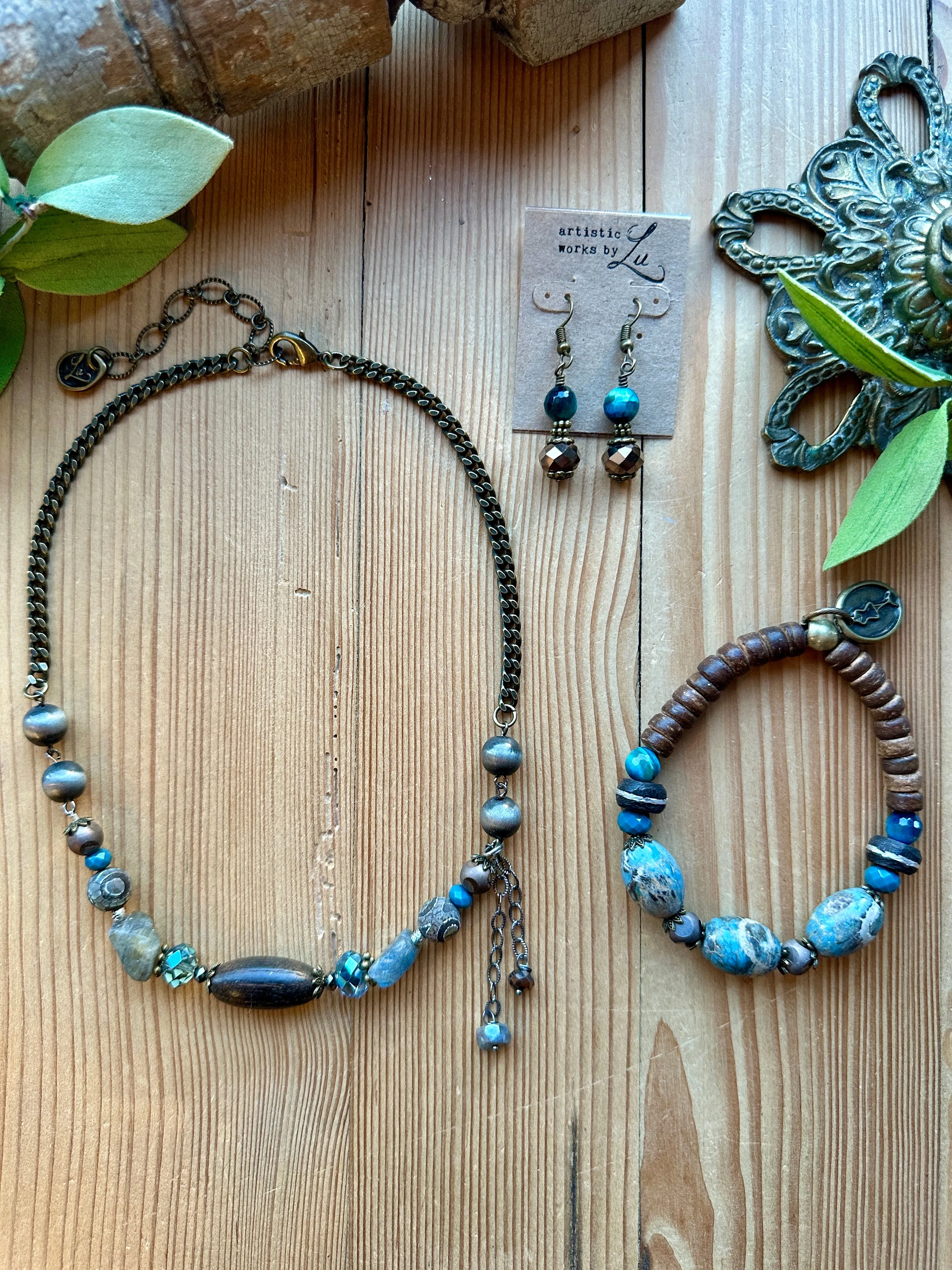 Mocha Dreams Short Single Necklace