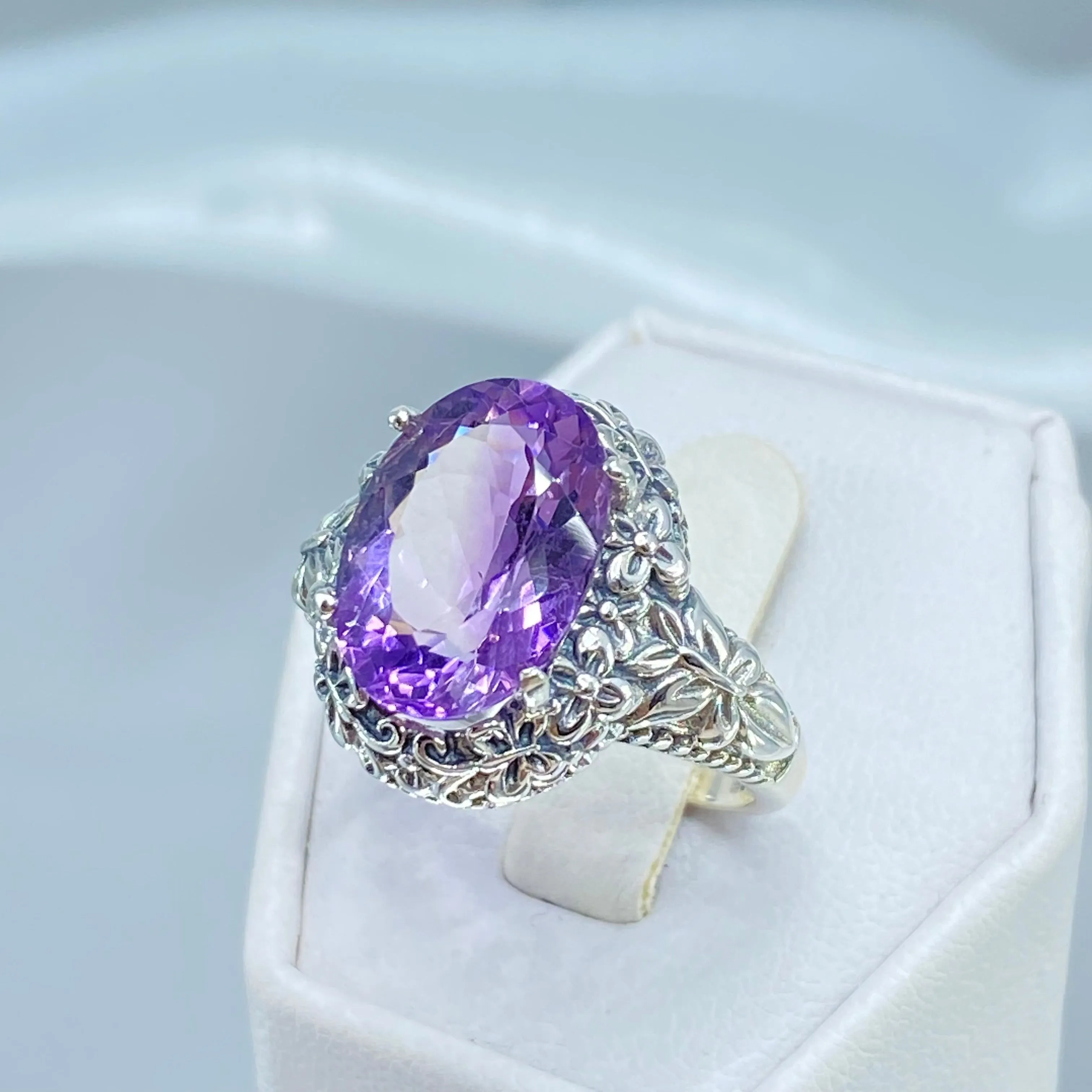 Natural Amethyst Butterfly Ring, Size 9, Oval Gemstone, Art Nouveau Vintage Ring, D79 - Ready to Ship