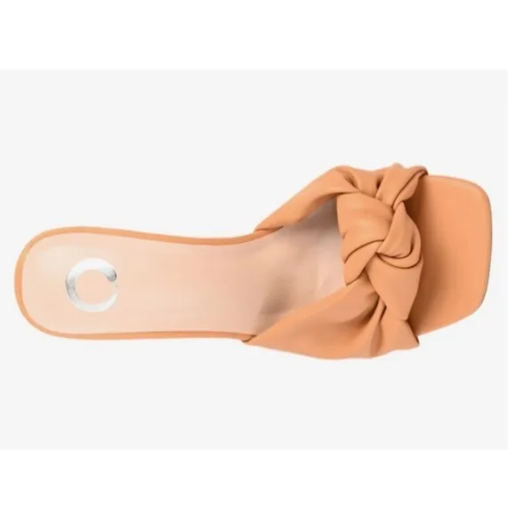 Night Out Chic Minimalistic Neutral Tan Casual Comfortable Sandal • size 7