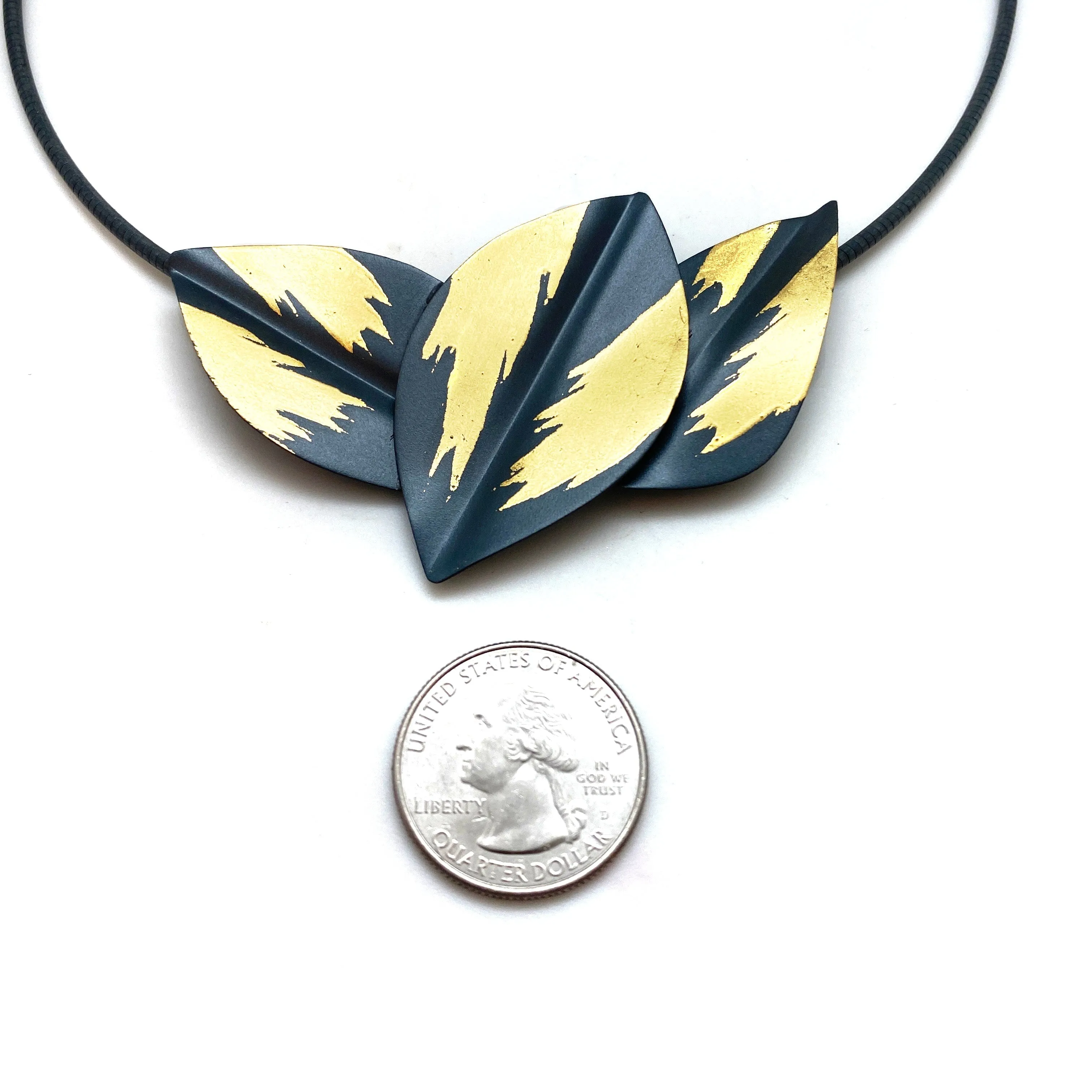 Petal Bunch Necklace - Black