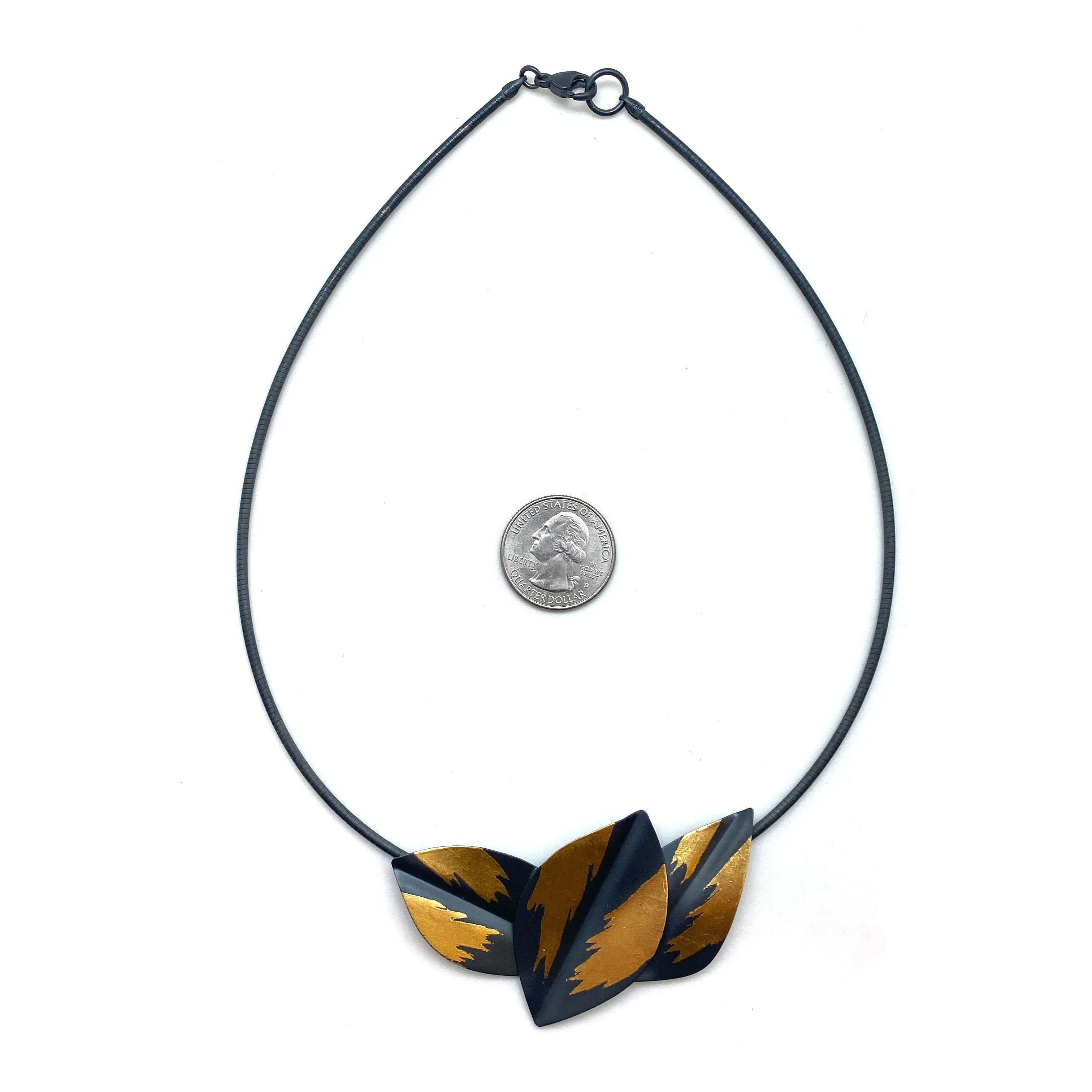 Petal Bunch Necklace - Black