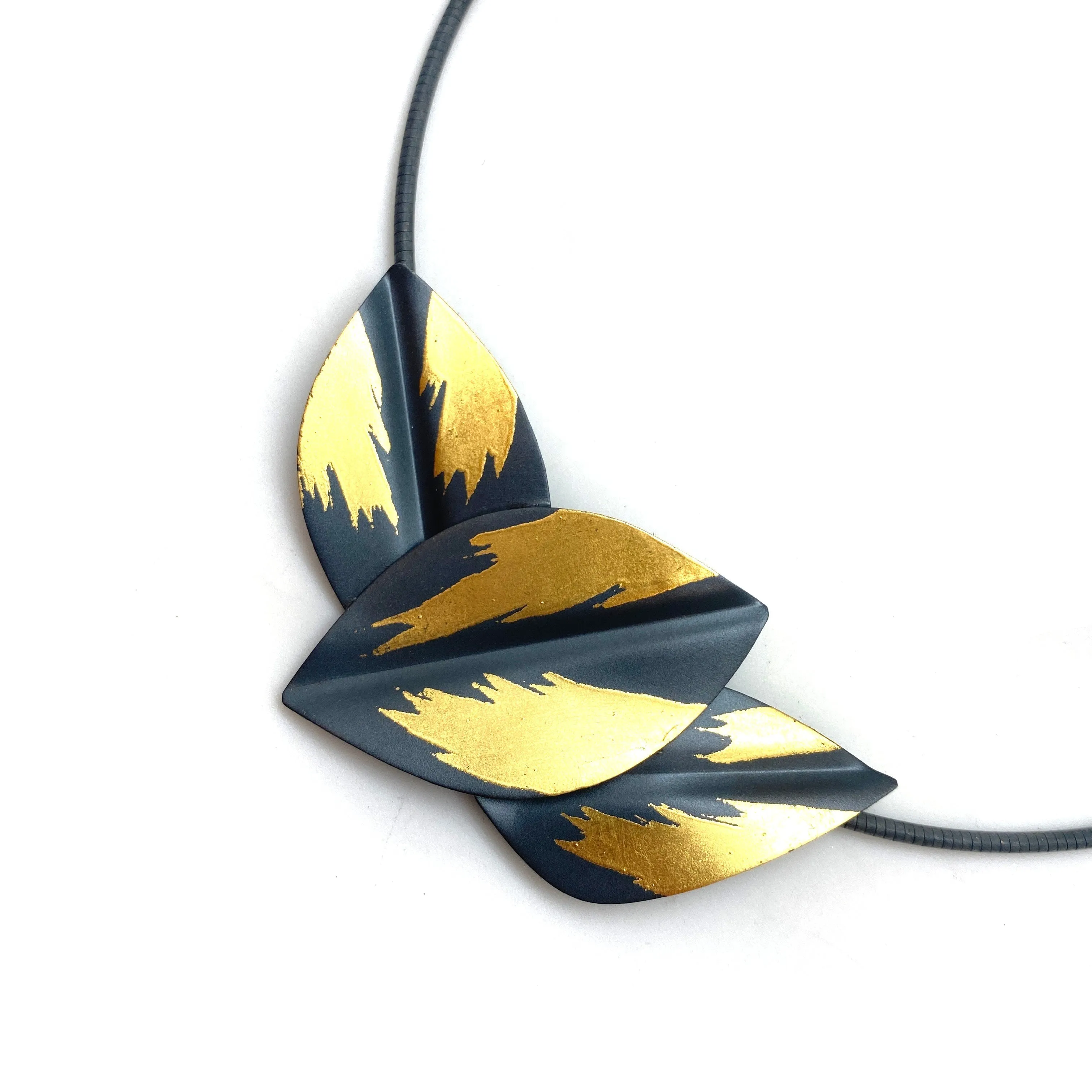Petal Bunch Necklace - Black