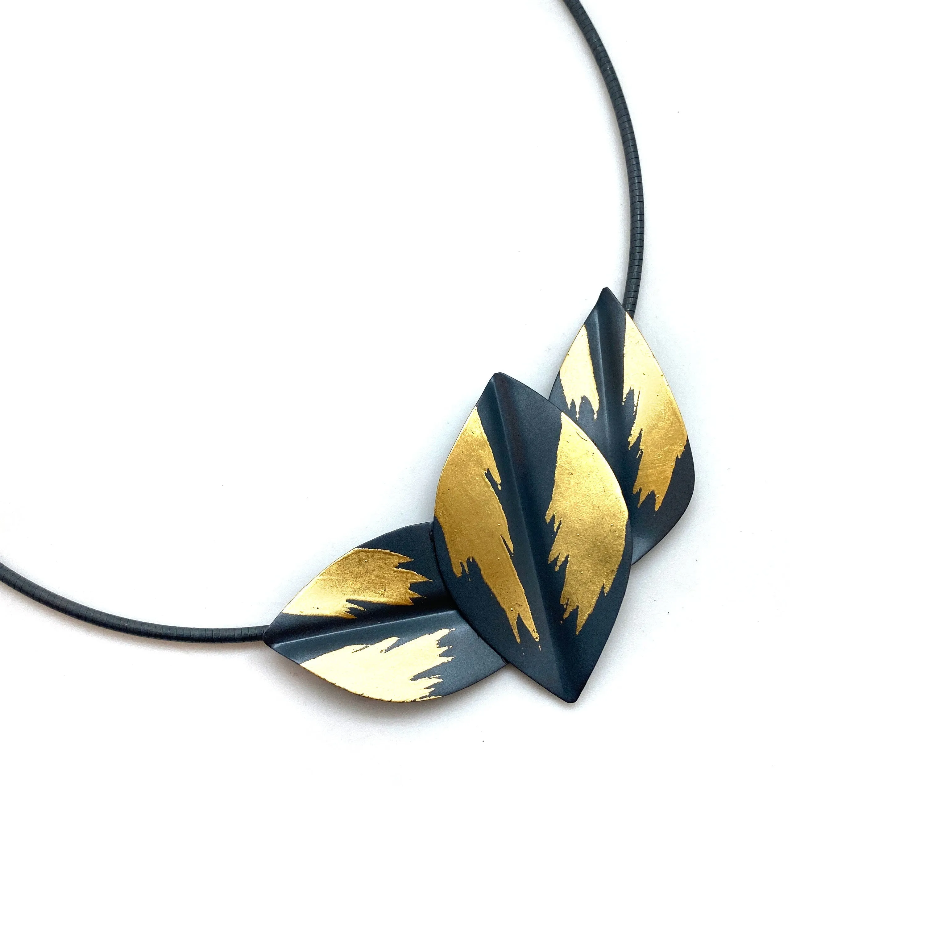 Petal Bunch Necklace - Black