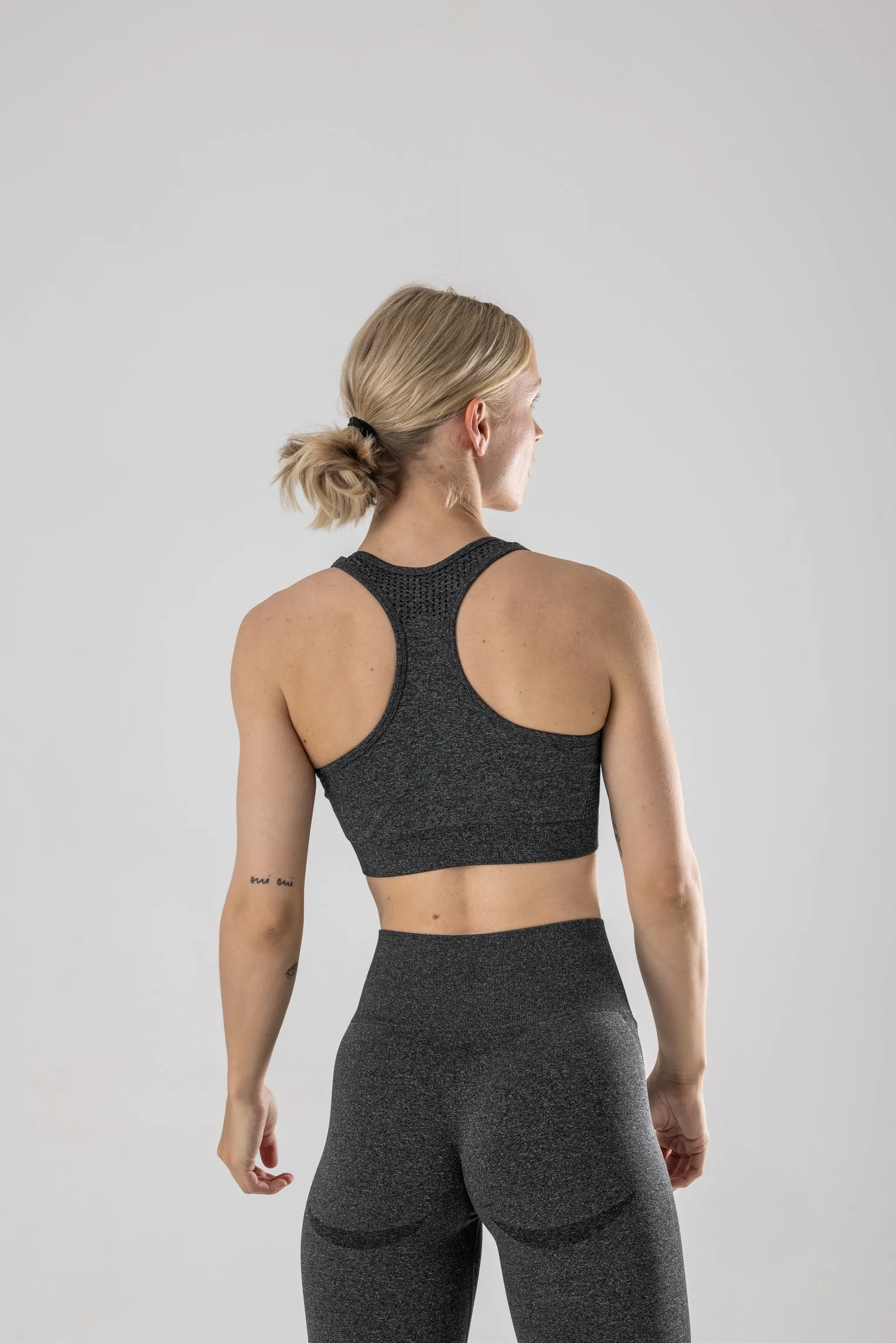 Reeva Performance Sports Bra, Seamless - Every Day, Grey