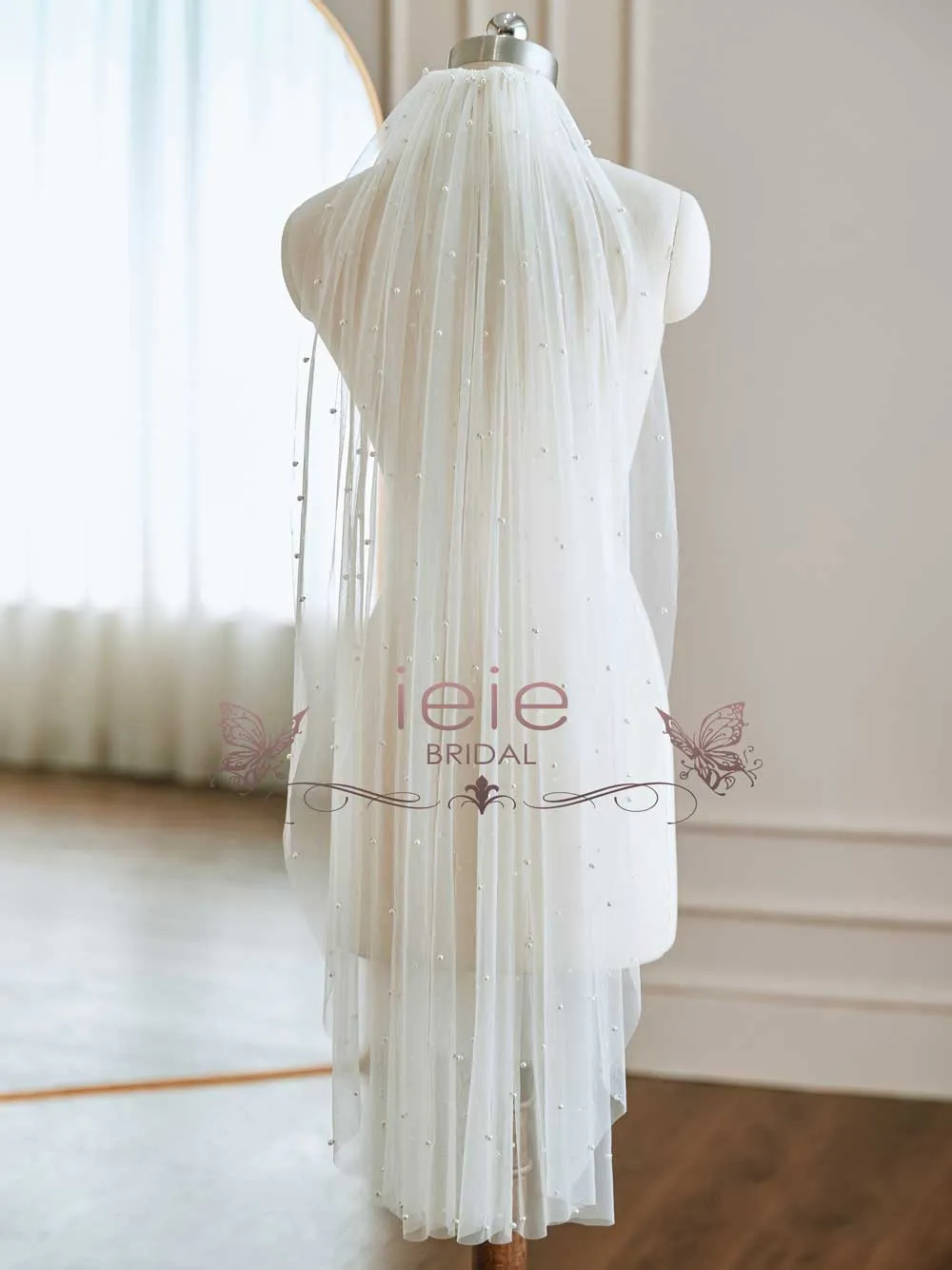 Short Fingertip Pearl Accented Wedding Veil VG3049