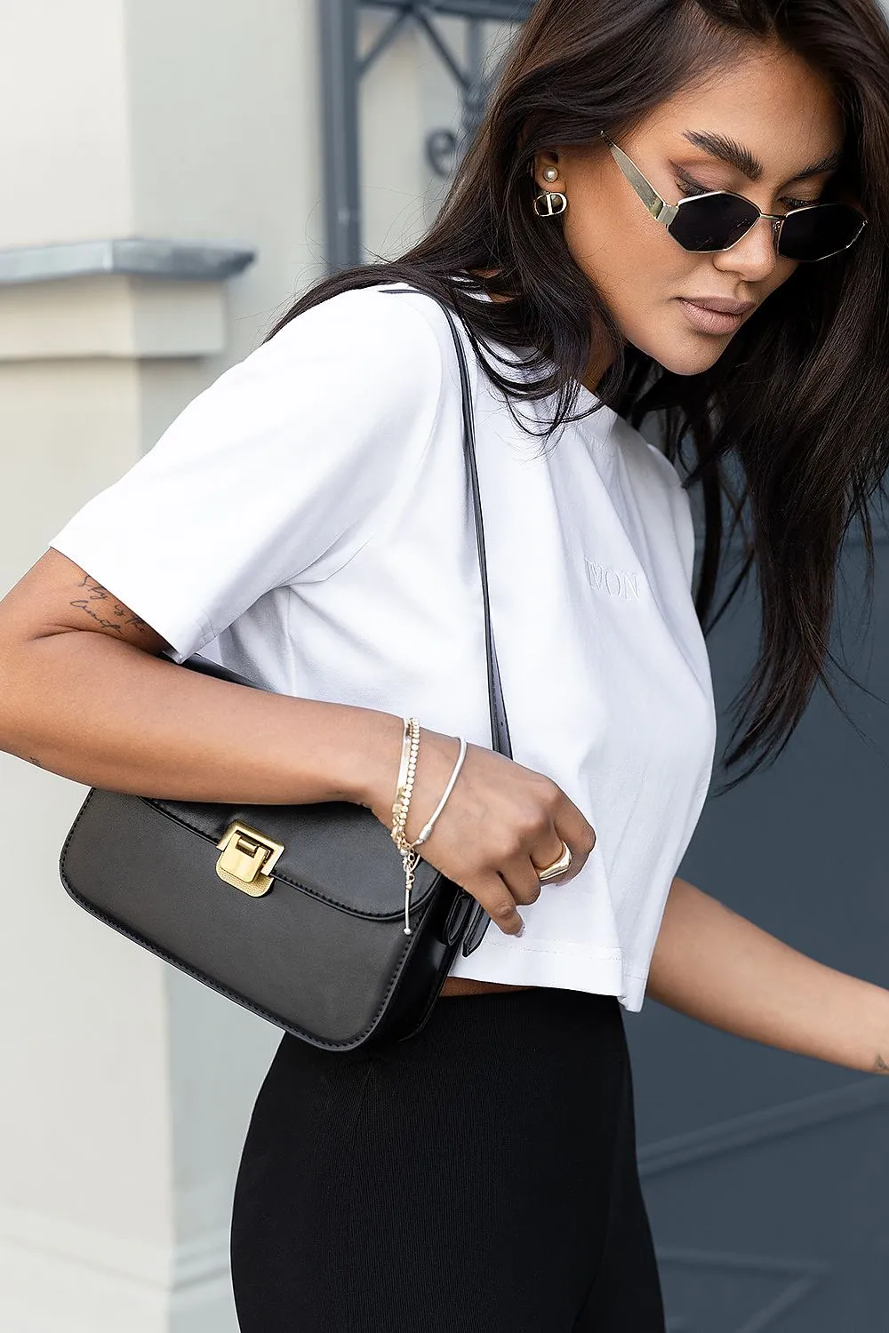 Sophisticated Cut T-Shirt Statement