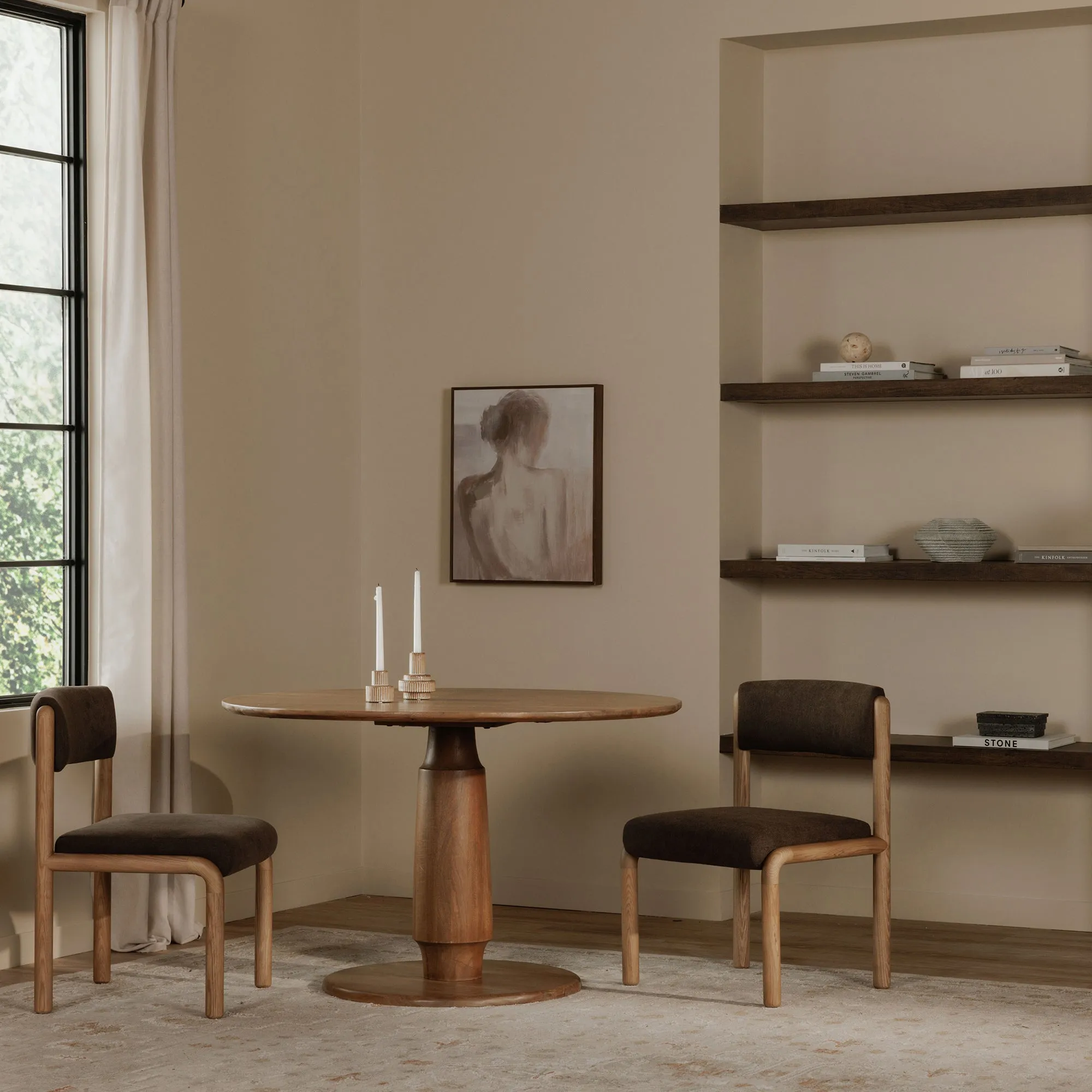 Sophisticated Round Gathering Hub