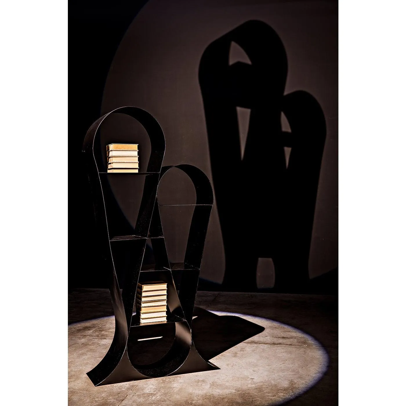 Zaha Bookcase, Black Metal